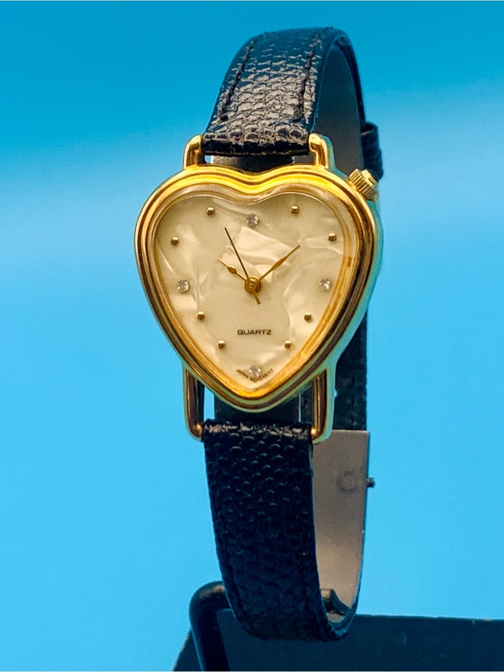 Women’s Vintage Quartz Wristwatch Heart Shape MOP Dial Crystals Working New Batt